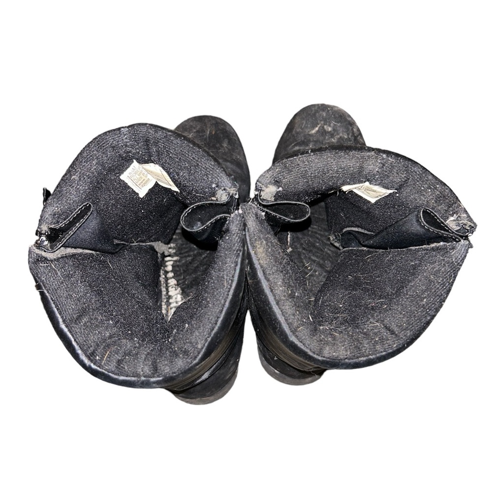 Size 8 black fake fur snow boots for women